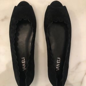 Vanelli Black Peep Toe Scalloped Flats 6.5